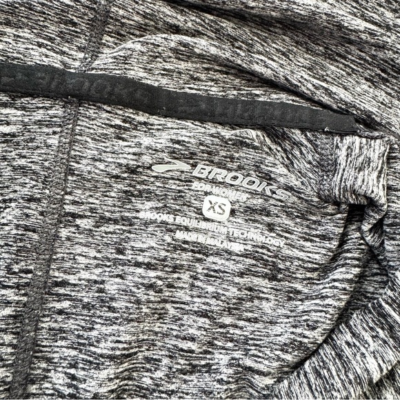 Brooks Women’s XS Activewear Utopia Thermal lII Zip Up Hoodie Heathered Grey EUC - Picture 9 of 15